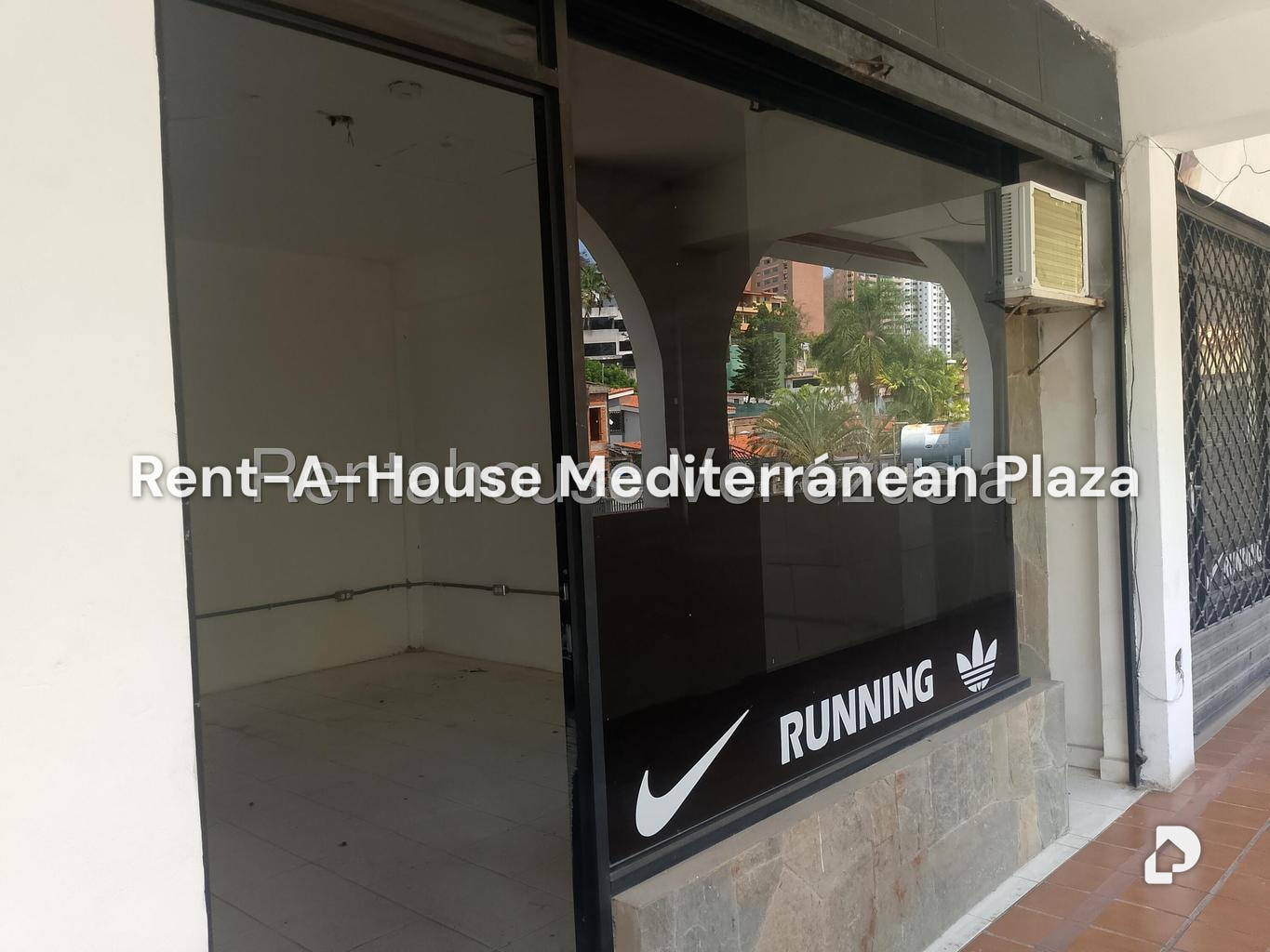 Local comercial en El Parral, Valencia