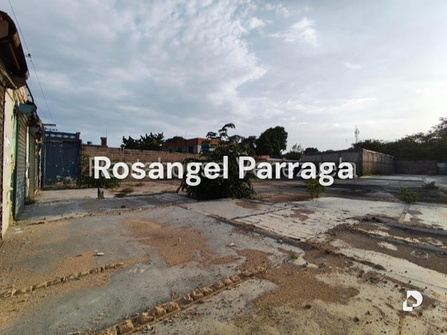 Terreno en Avenida Lizandro Alvarado, Valencia – 7