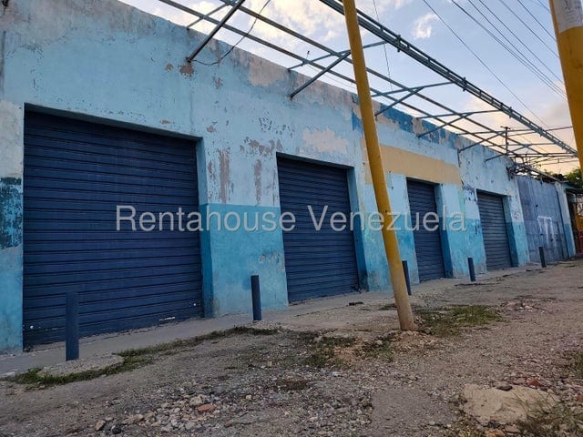 Land in Avenida Lizandro Alvarado, Valencia - 1