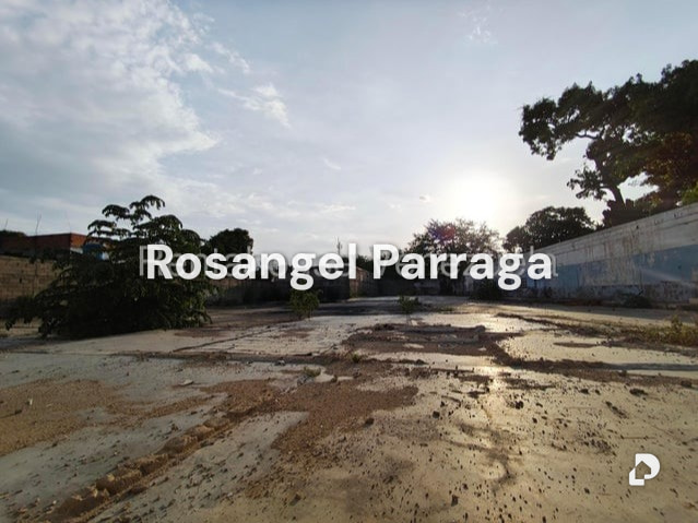 Terreno en Avenida Lizandro Alvarado, Valencia – 6