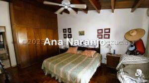 Casa en Alto Prado, Caracas – 12