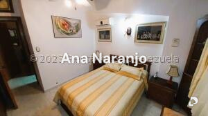 Casa en Alto Prado, Caracas – 24