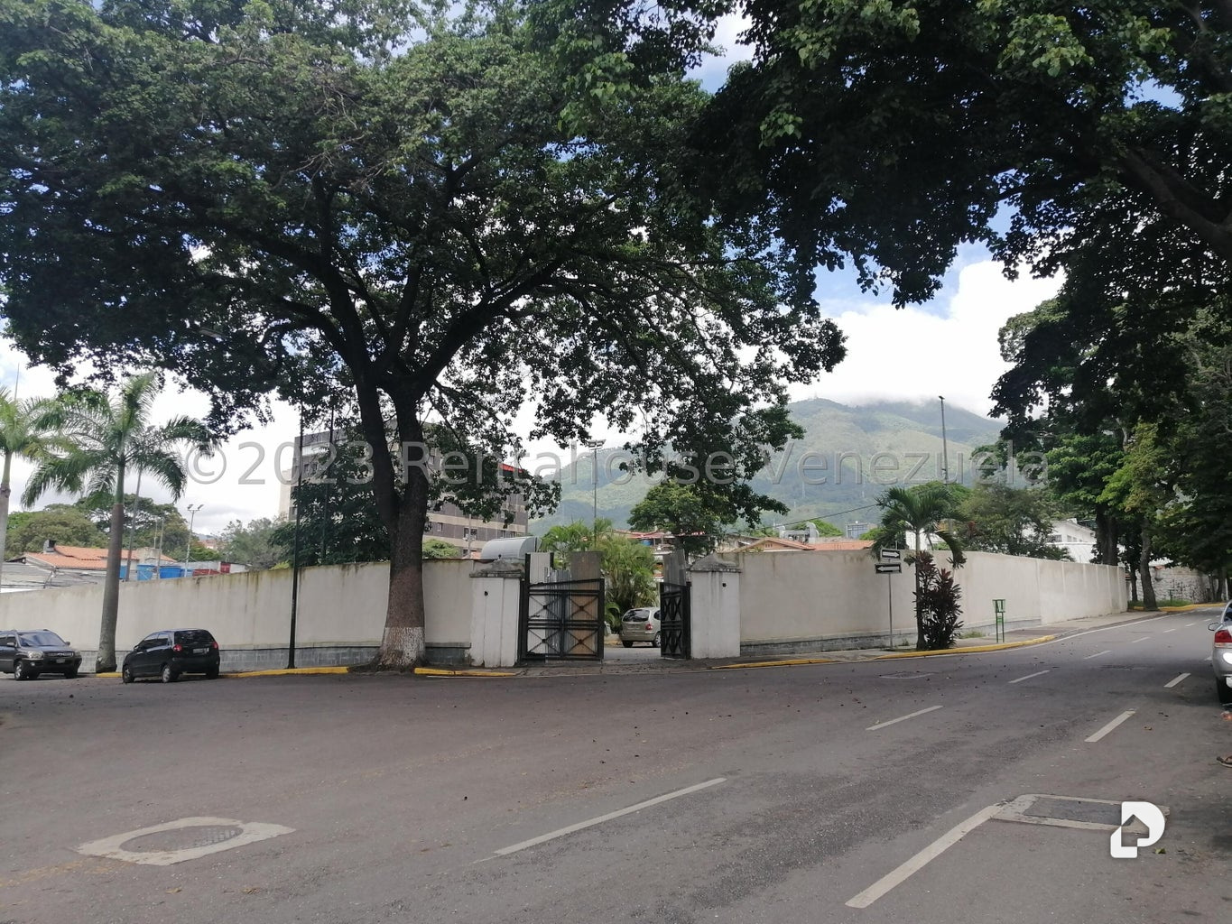 Terreno en El Bosque, Caracas – 1