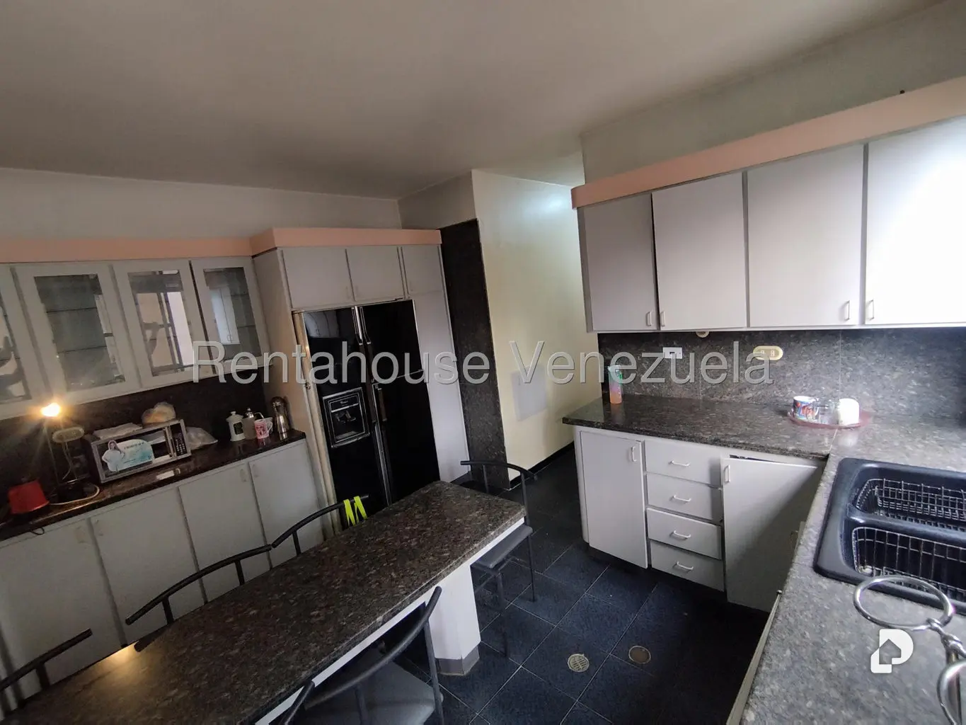 Apartamento en La Florida, Caracas – 12