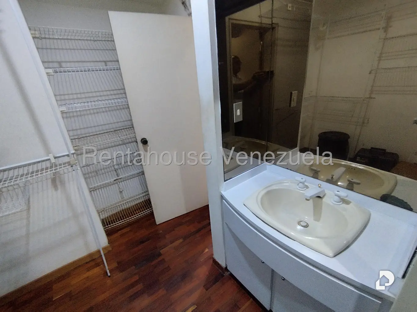 Apartamento en La Florida, Caracas – 32