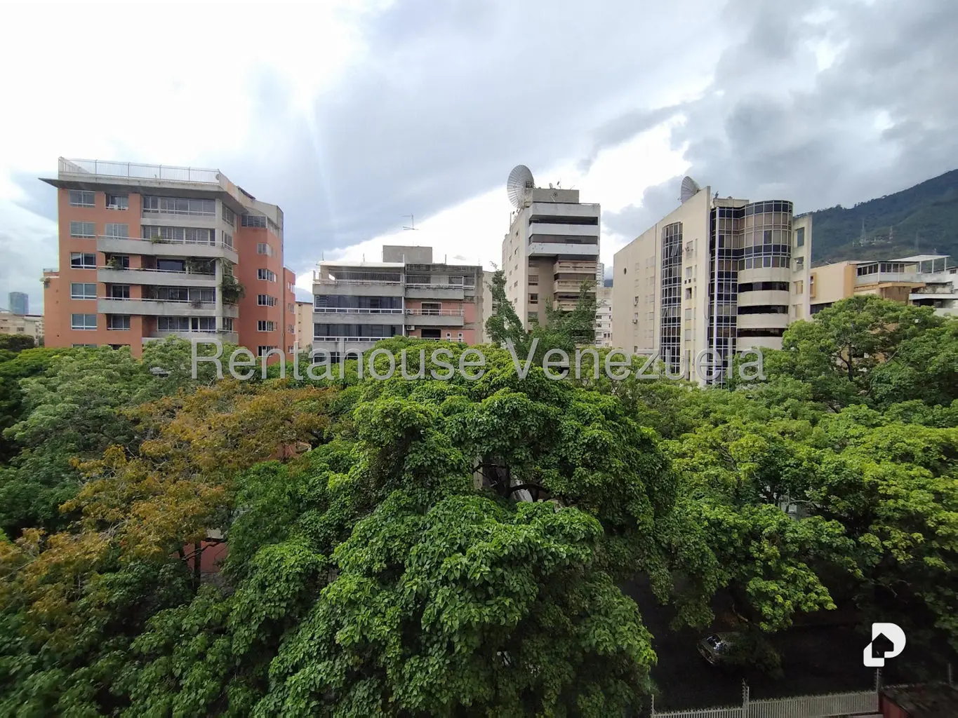 Apartamento en La Florida, Caracas – 11