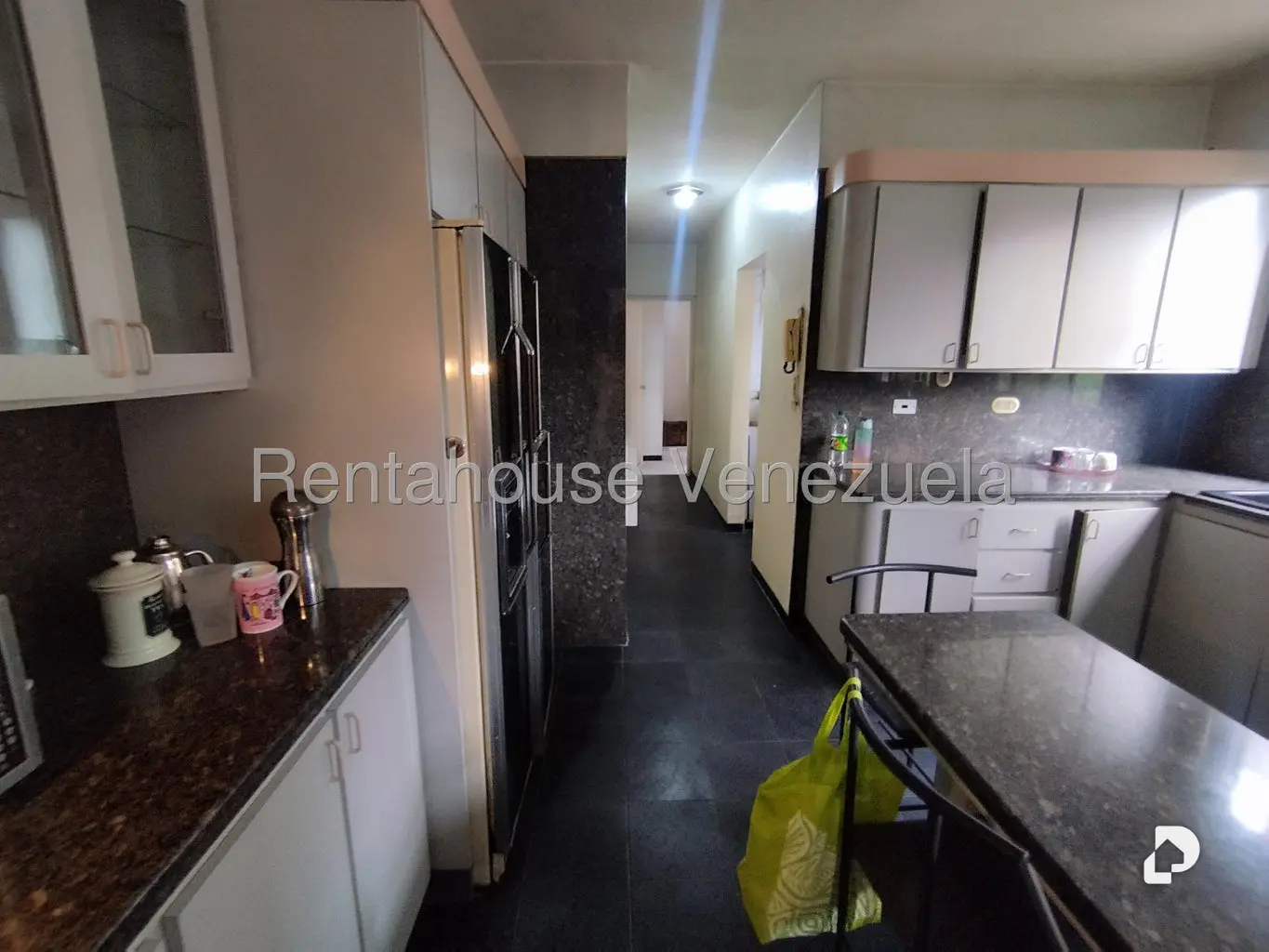 Apartamento en La Florida, Caracas – 10