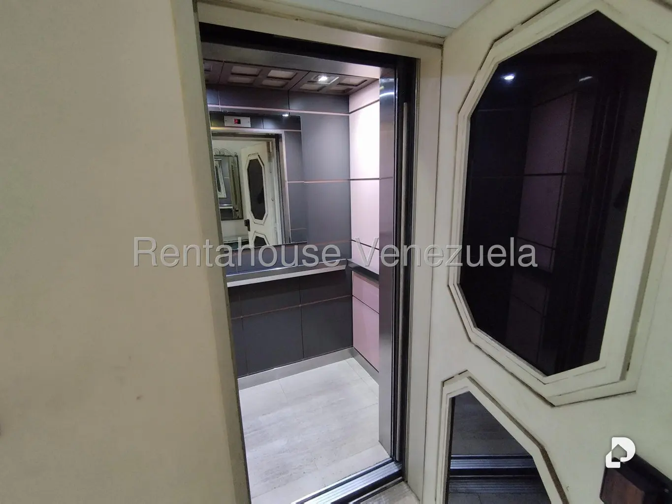 Apartamento en La Florida, Caracas – 53