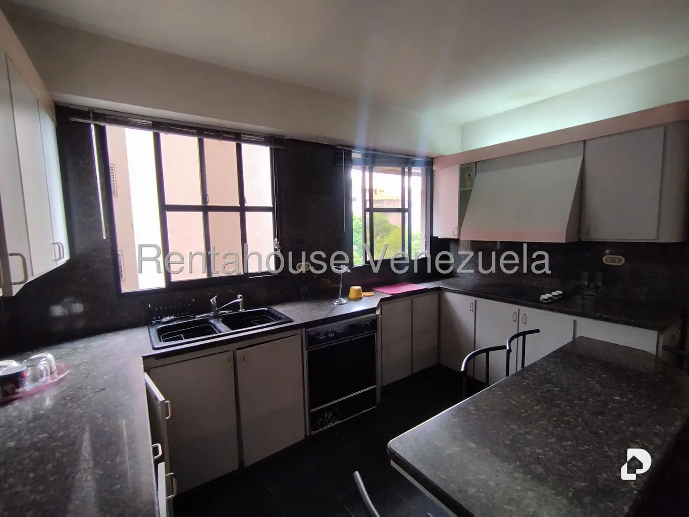 Apartamento en La Florida, Caracas – 16