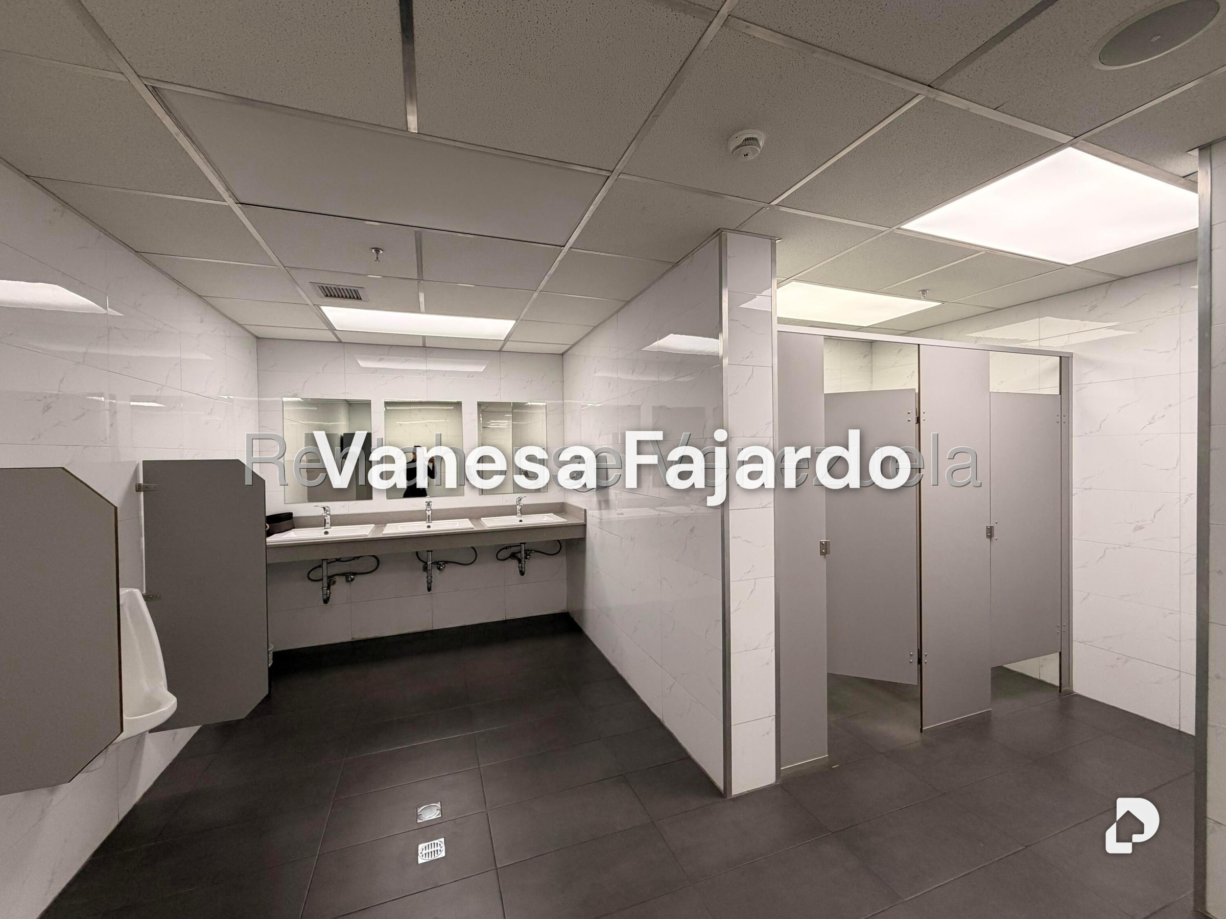 Local comercial en Las Mercedes, Caracas – 16
