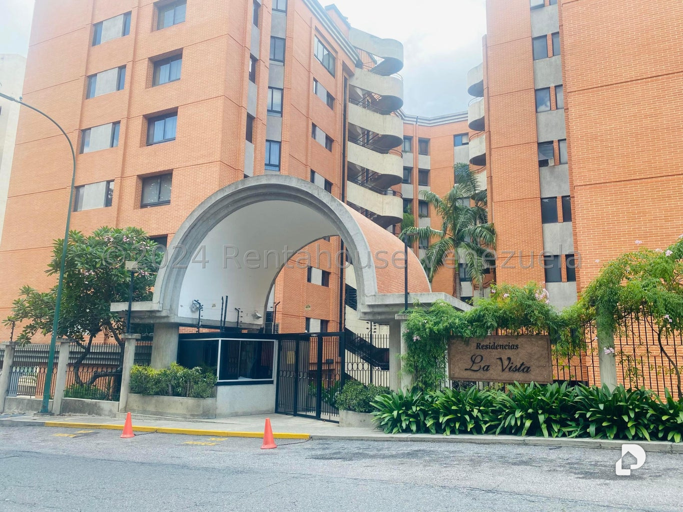 Apartamento en Lomas de Las Mercedes, Caracas – 1