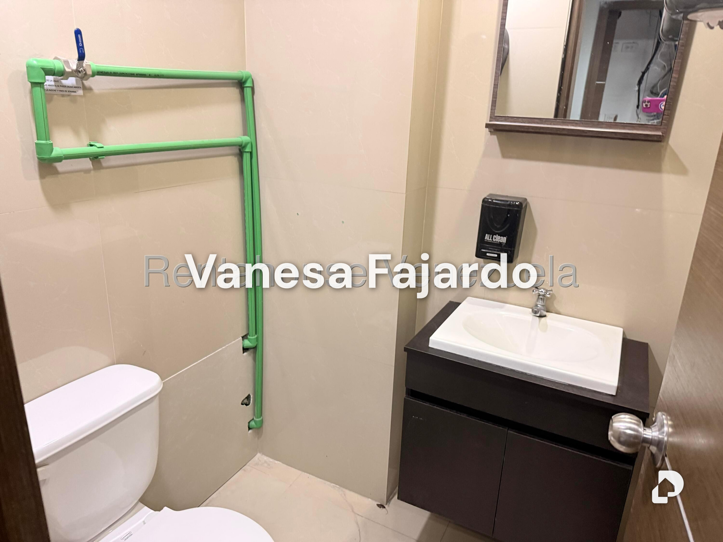 Oficina en Chuao, Caracas – 9