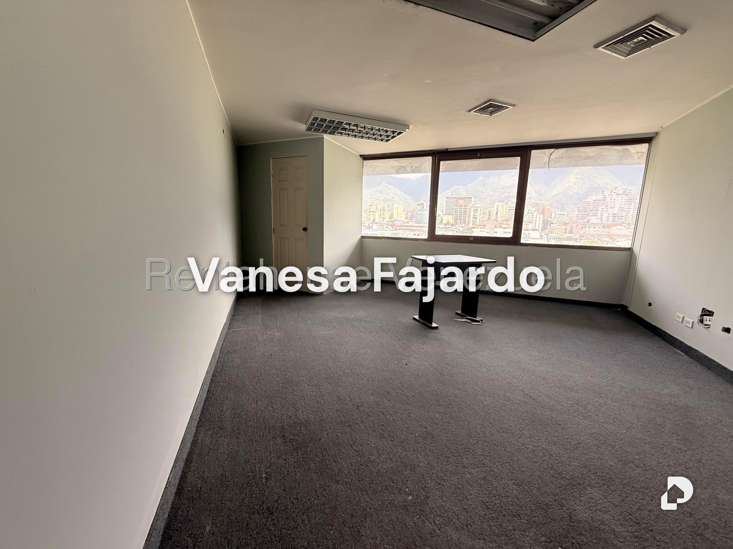 Oficina en Chuao, Caracas – 7