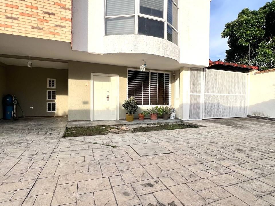 Casa en Urbanización La Floresta, Maracay - 1