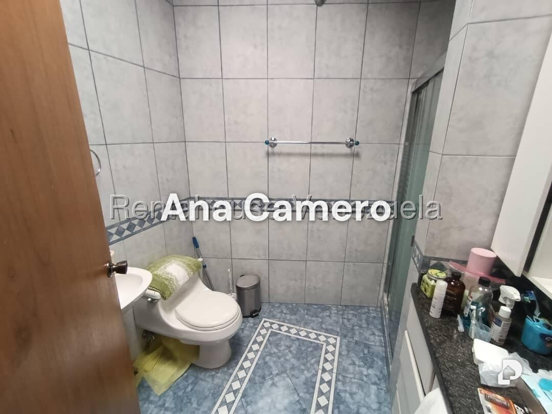 Casa en Cumbres de Curumo, Caracas – 18