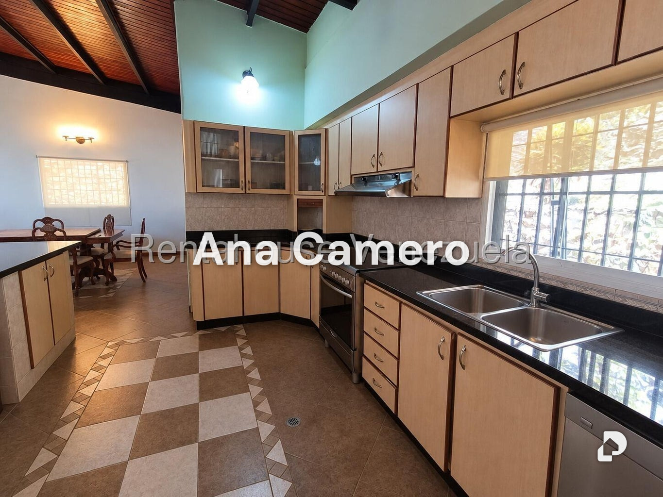 Casa en Cumbres de Curumo, Caracas – 10