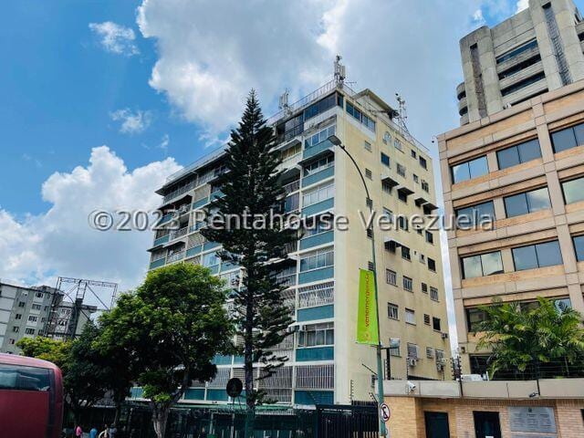 Oficina en Altamira Sur, Caracas - 1