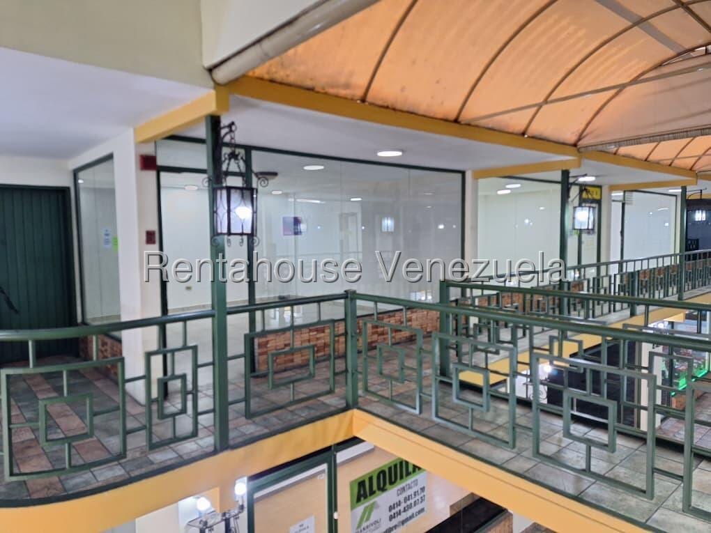 Local comercial en Av. Bolívar Norte, Valencia - 1