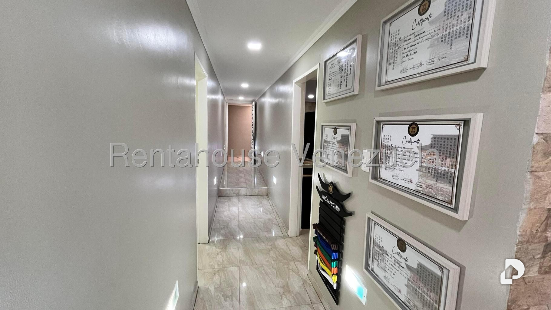 Casa en Campo Claro, Caracas – 19