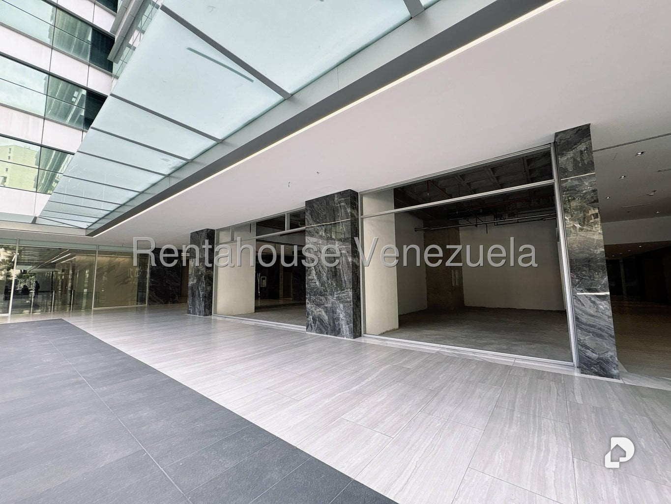 Local comercial en Campo Alegre, Caracas – 13
