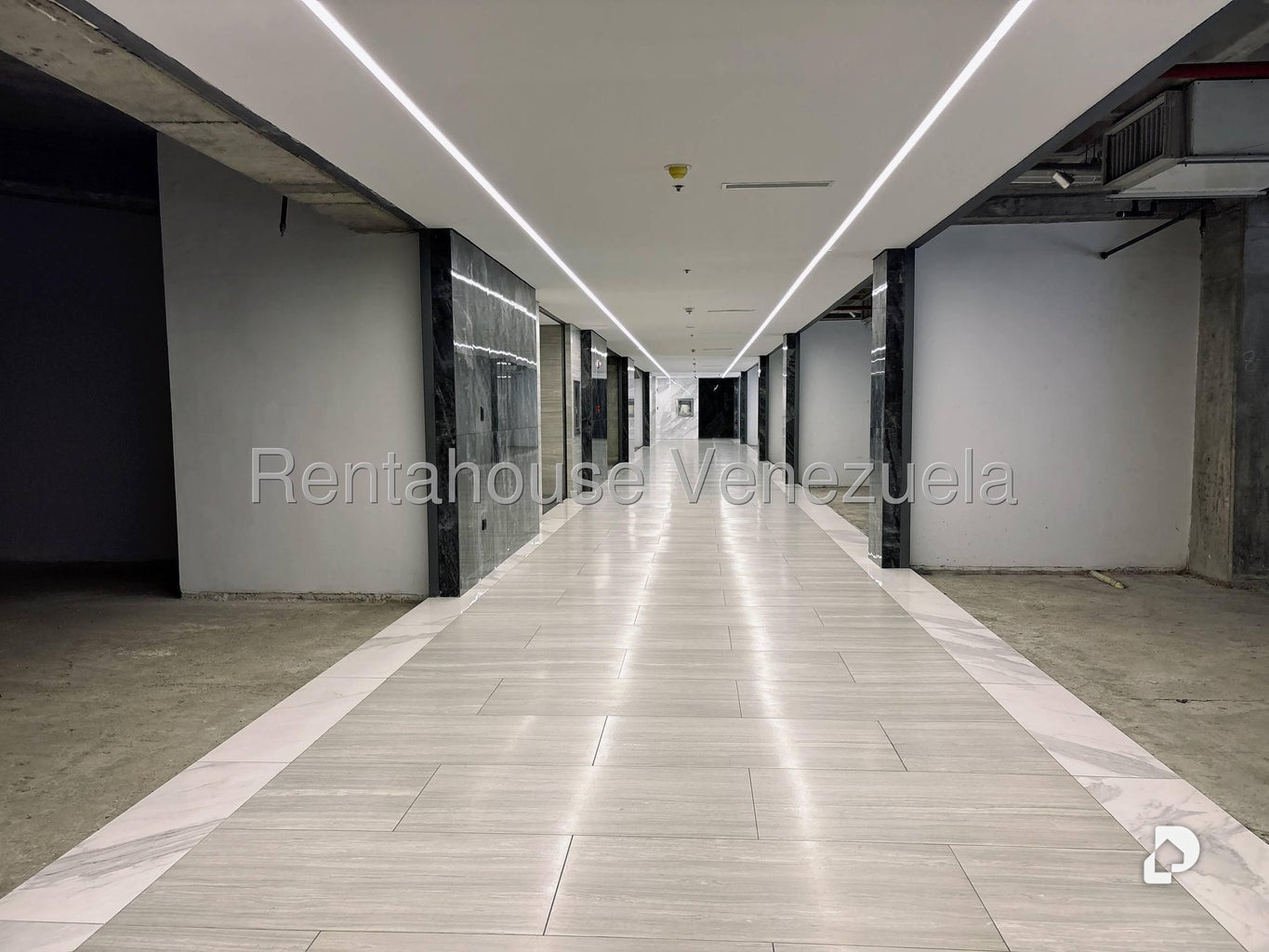 Local comercial en Campo Alegre, Caracas – 18