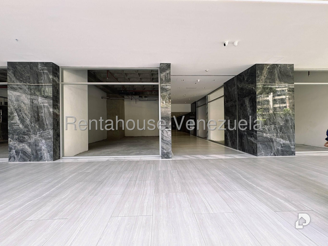 Local comercial en Campo Alegre, Caracas – 15