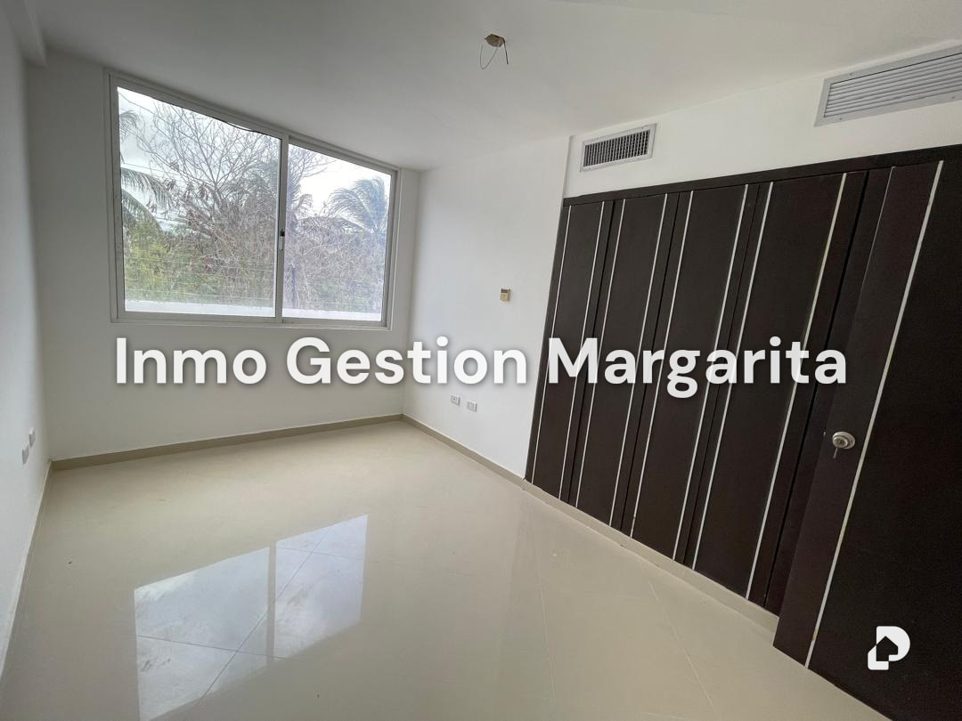 Townhouse en Los Robles, Porlamar – 32