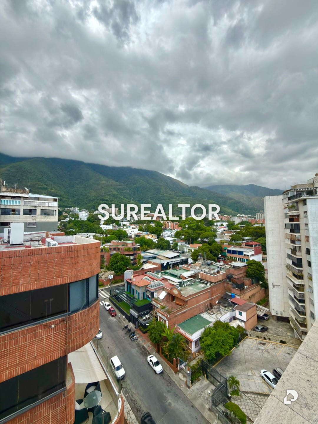 Apartamento en Los Palos Grandes, Caracas – 28