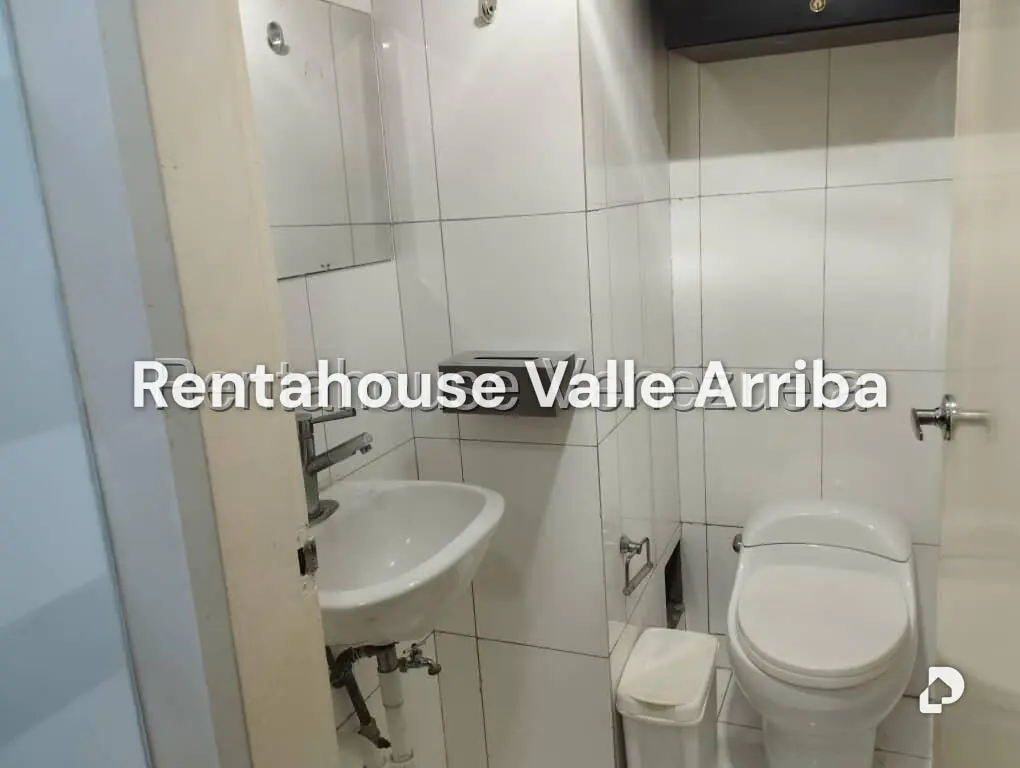 Oficina en Las Mercedes, Caracas – 12