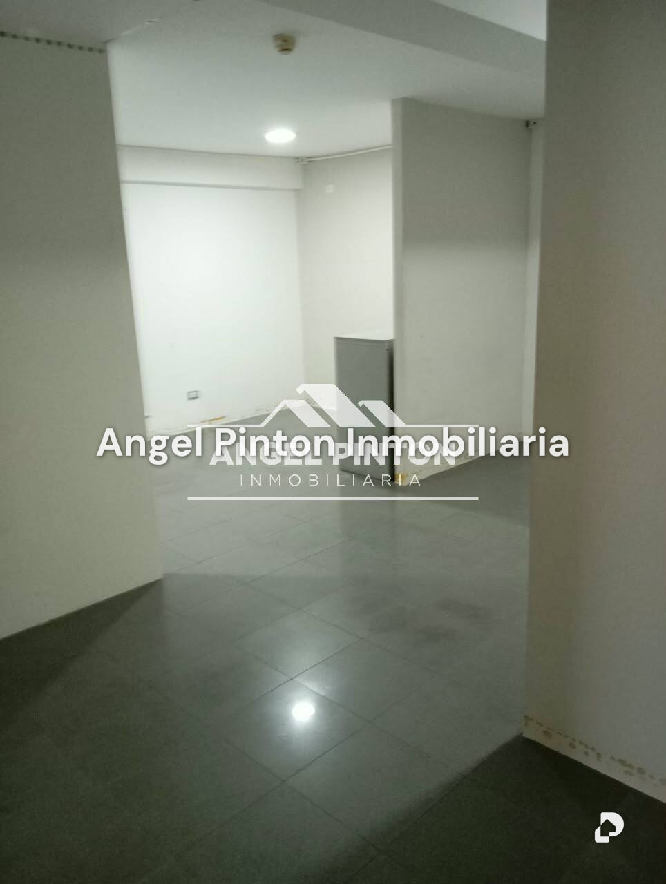 Oficina en Avenida Fuerzas Armadas, Maracaibo – 1