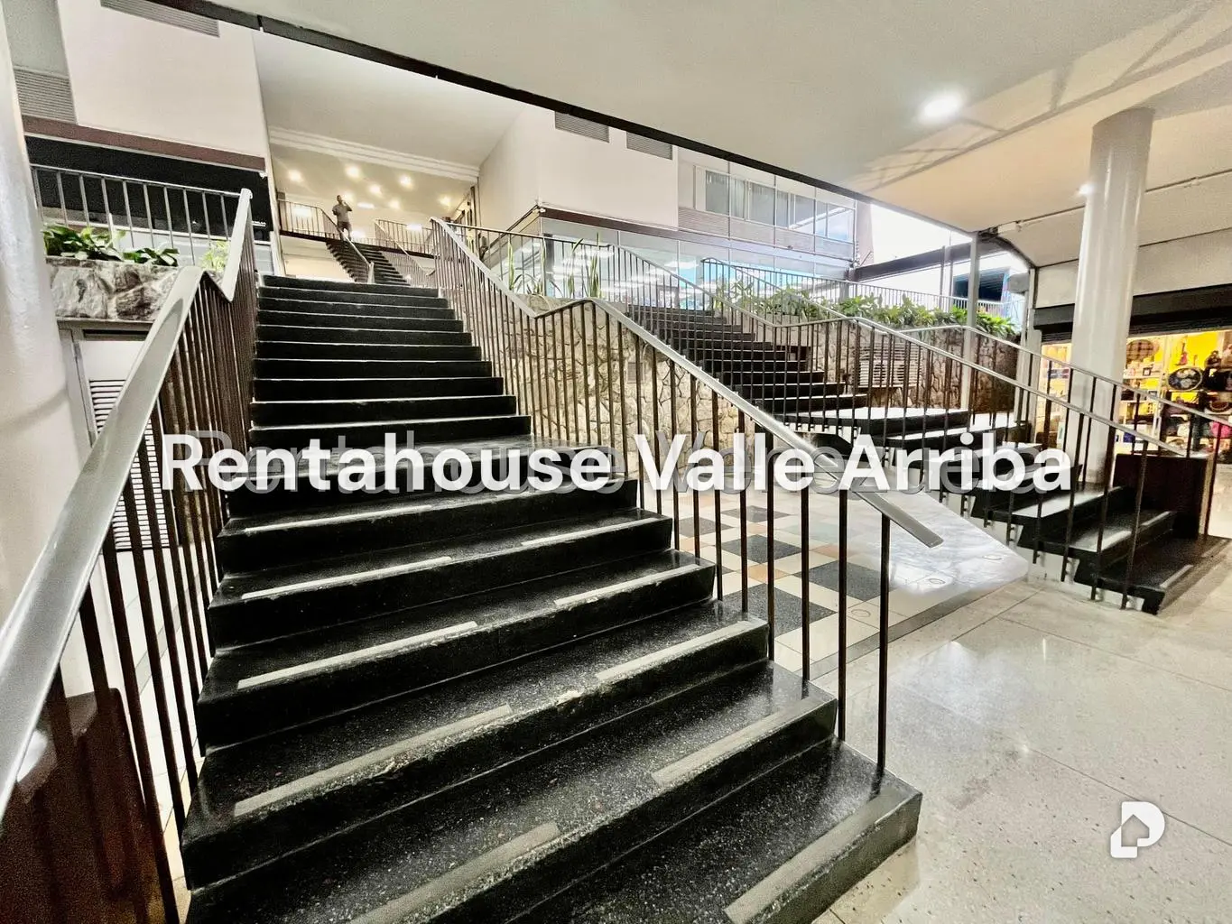 Local comercial en Las Mercedes, Caracas – 23