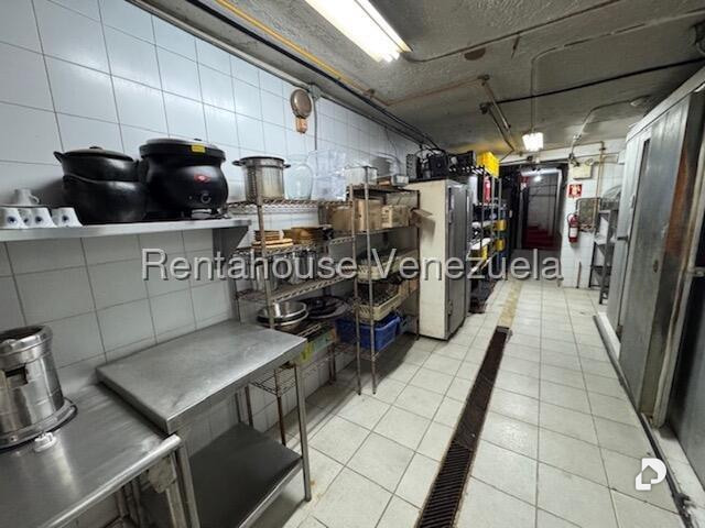 Local comercial en El Hatillo, Caracas – 23