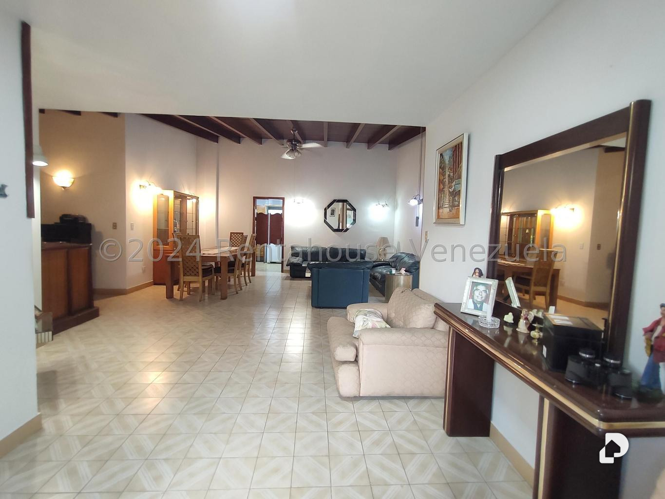 Casa en Los Palos Grandes, Caracas – 9