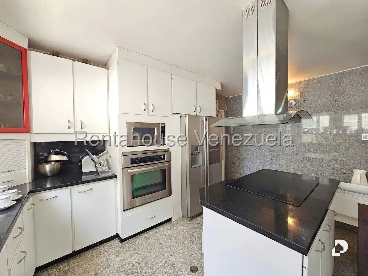 Casa en Lomas de La Lagunita, Caracas – 13