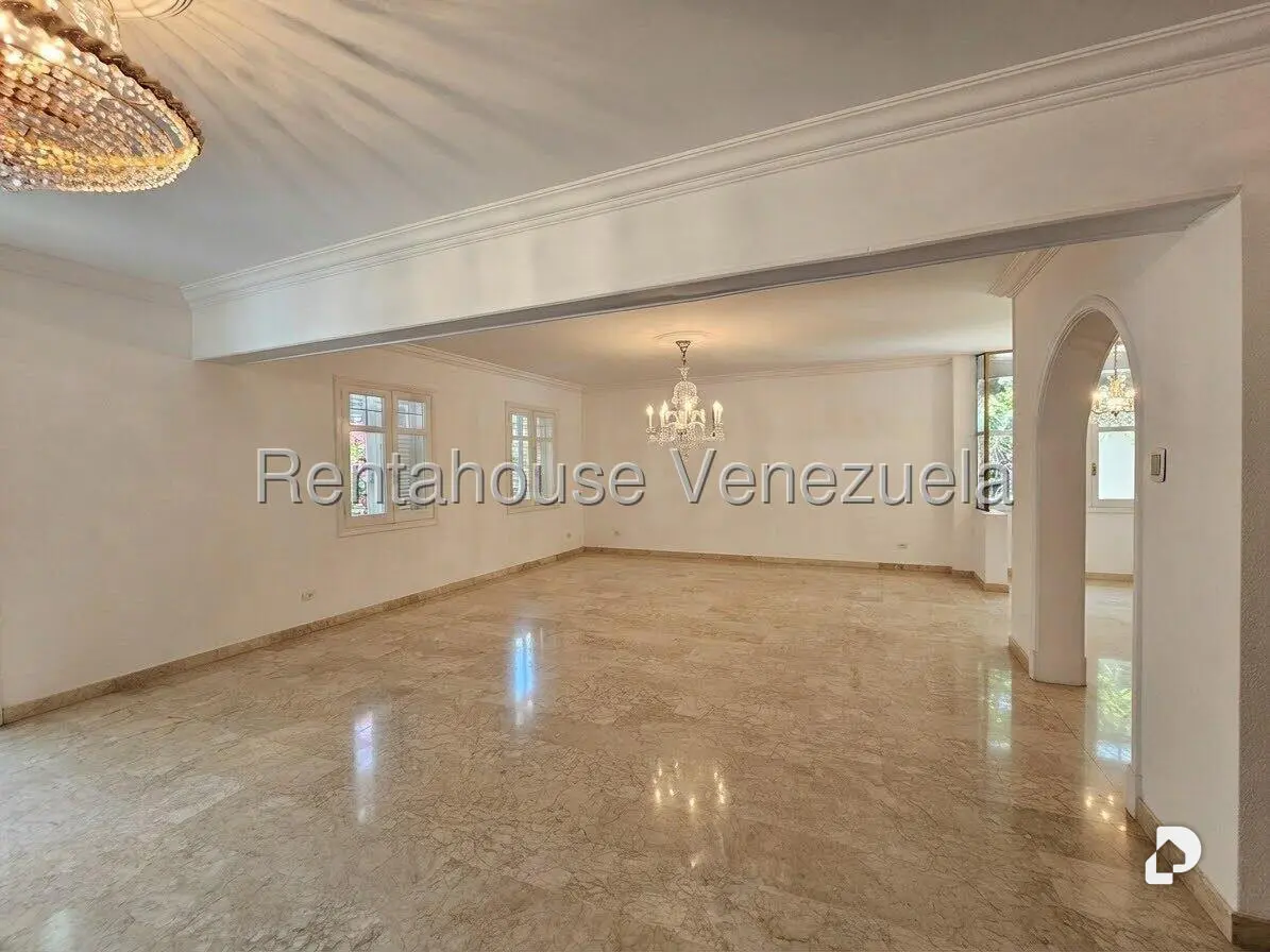 Casa en Lomas de La Lagunita, Caracas – 21