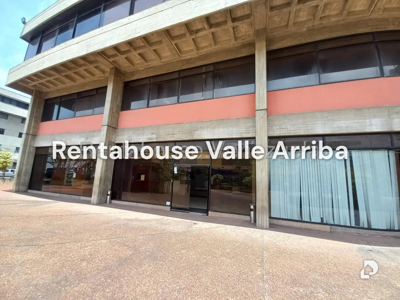 Local comercial en Los Cortijos de Lourdes, Caracas – 2