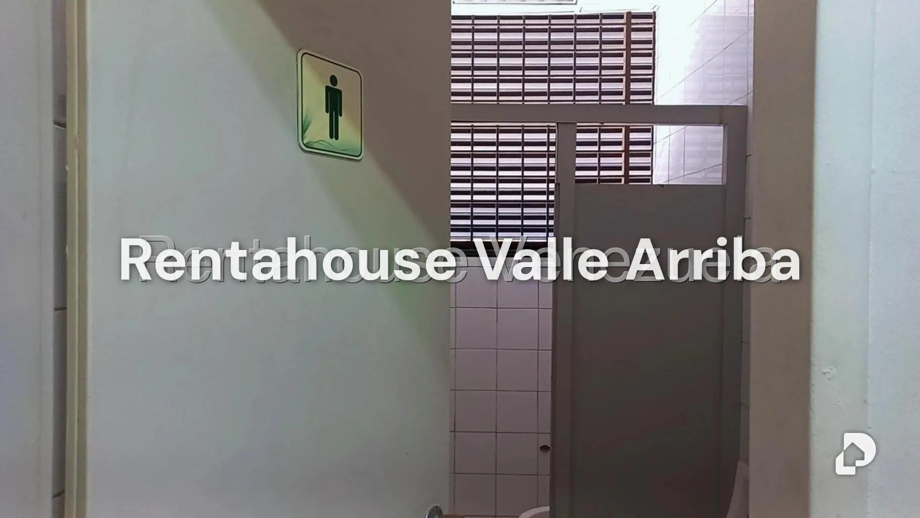 Local comercial en Los Cortijos de Lourdes, Caracas – 28