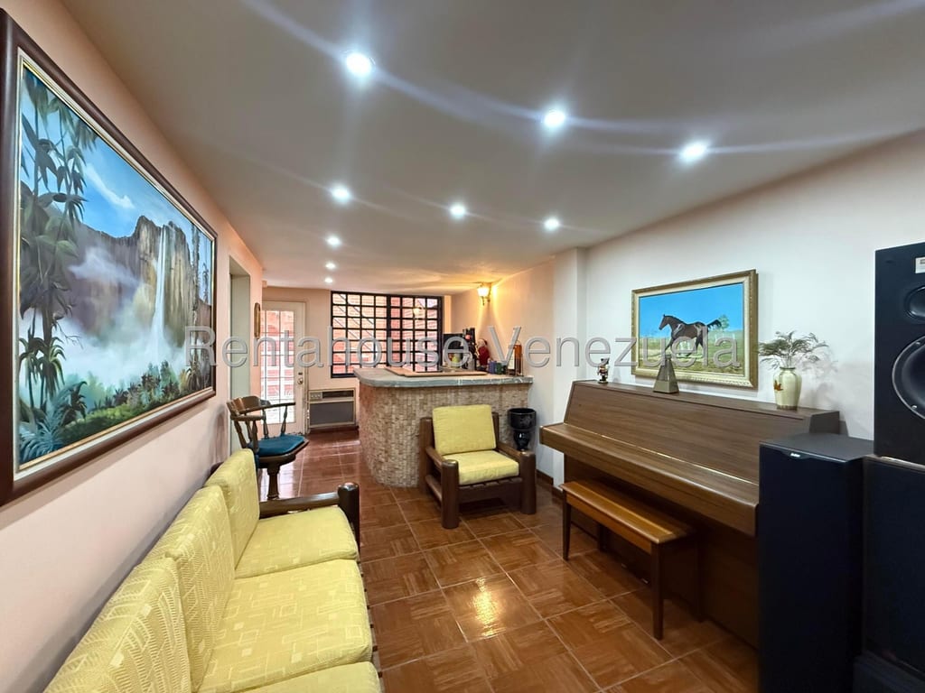 Casa en La Trinidad, Caracas - 1