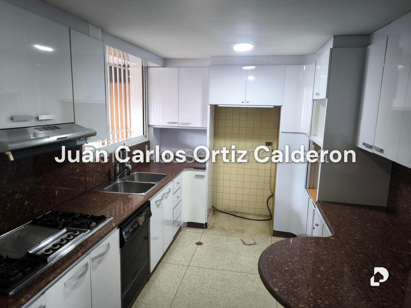 House in Cumbres de Curumo, Caracas – 20