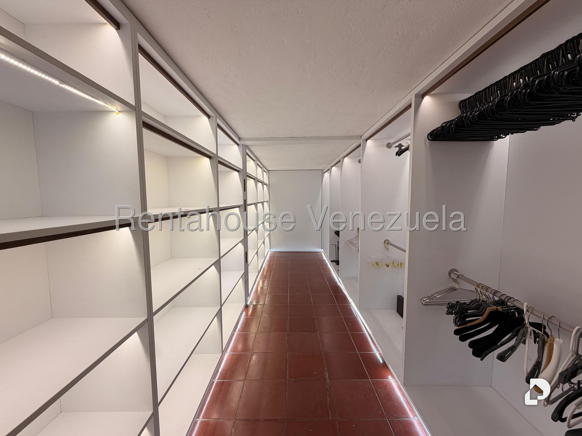 Local comercial en Altamira, Caracas – 19