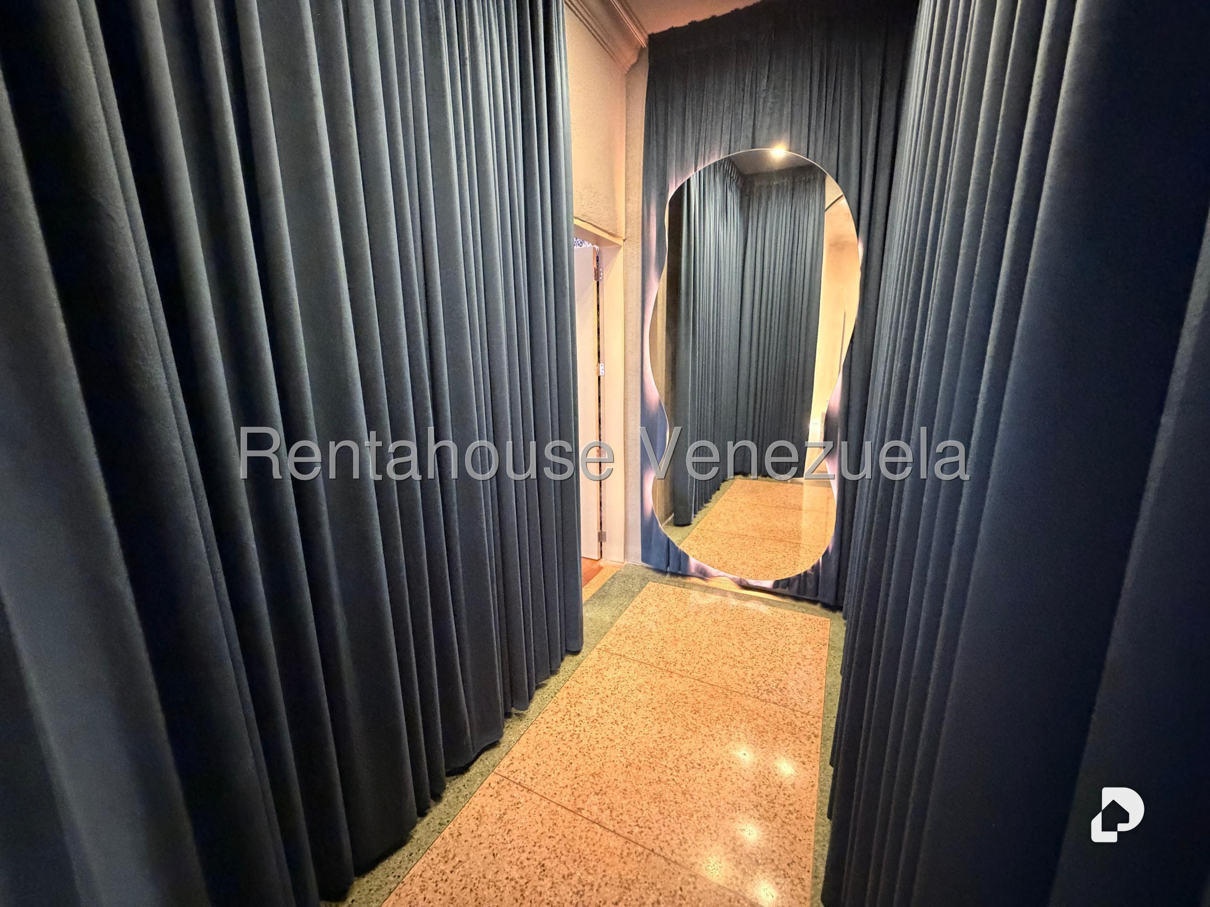 Local comercial en Altamira, Caracas – 23
