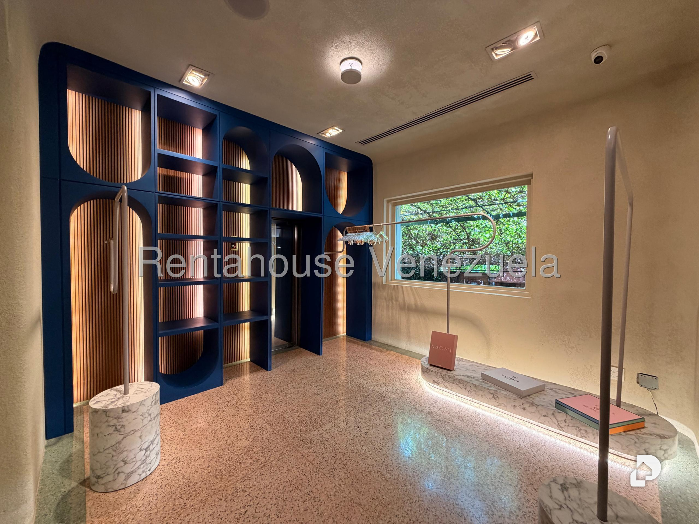 Local comercial en Altamira, Caracas – 16