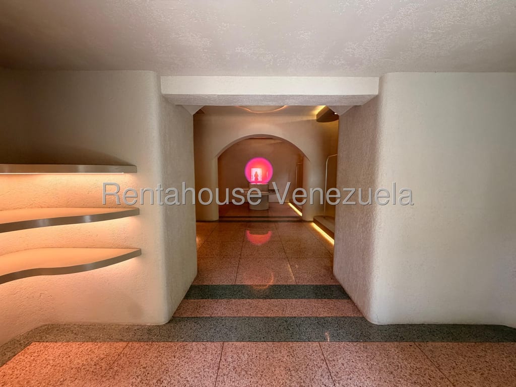 Local comercial en Altamira, Caracas - 1