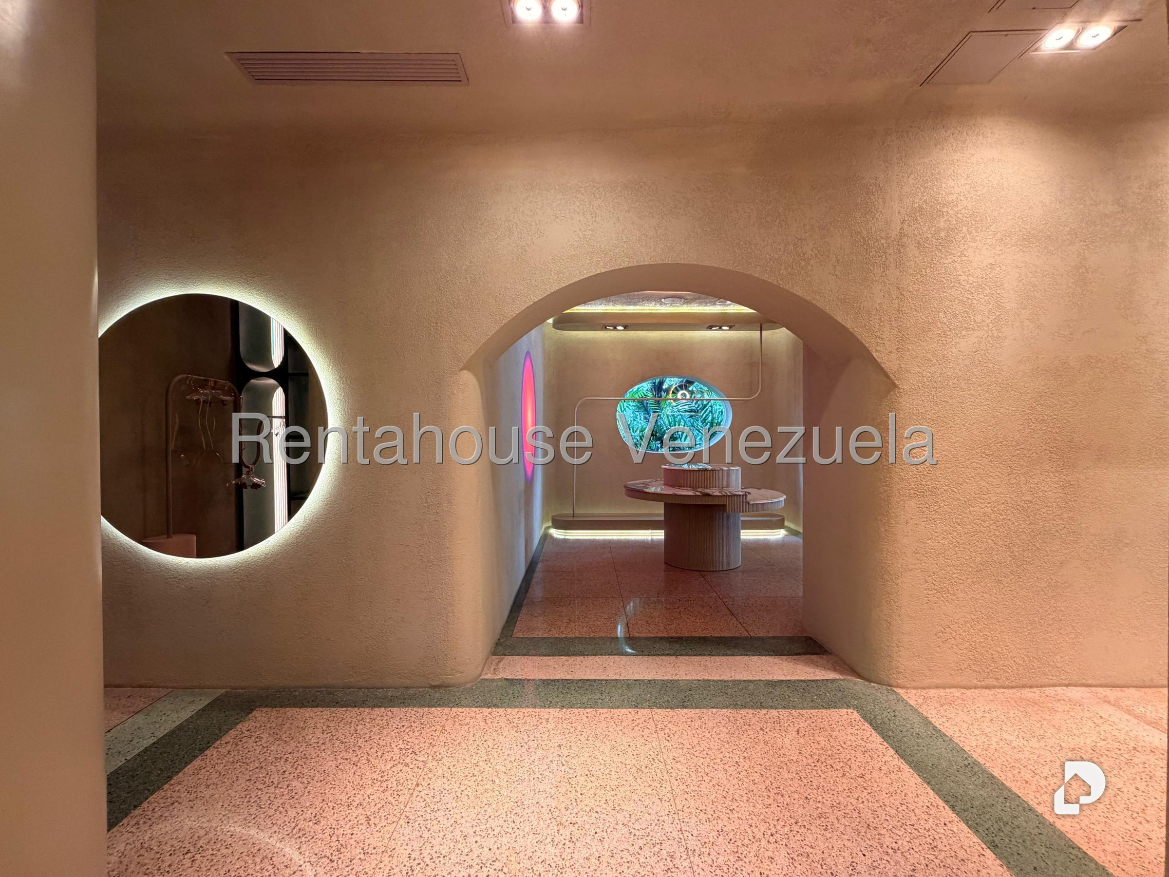 Local comercial en Altamira, Caracas – 13