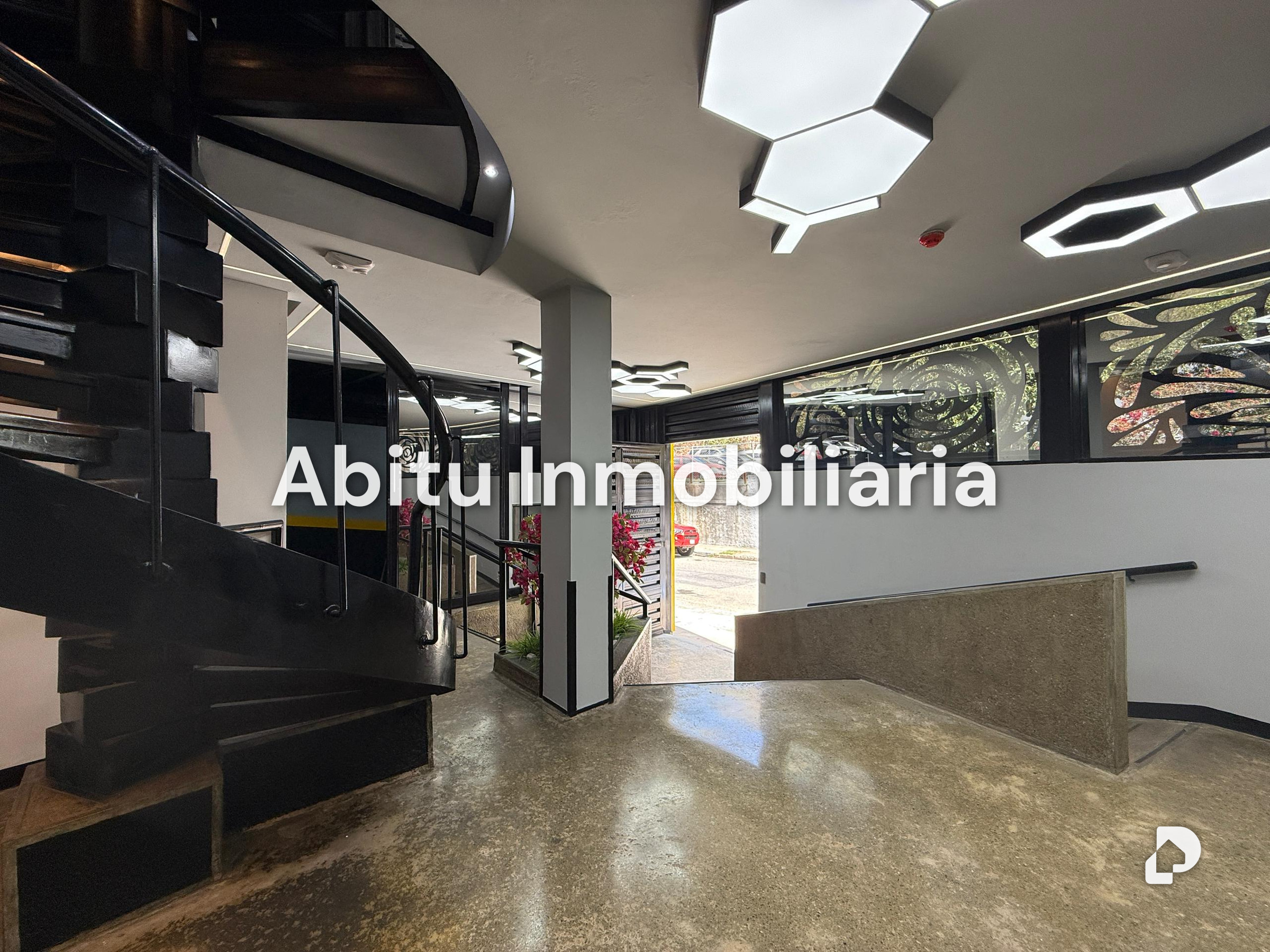 Local comercial en San Román, Caracas – 3
