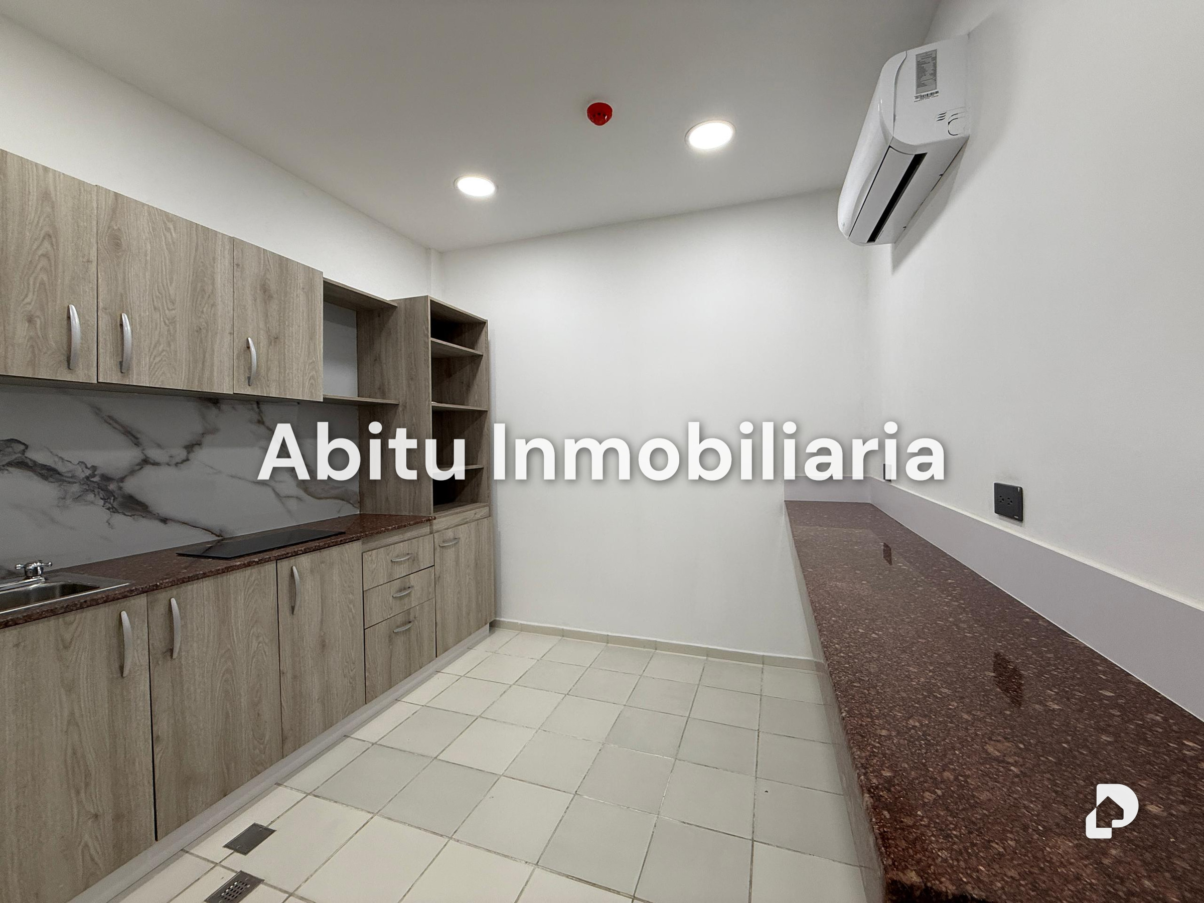 Local comercial en San Román, Caracas – 16