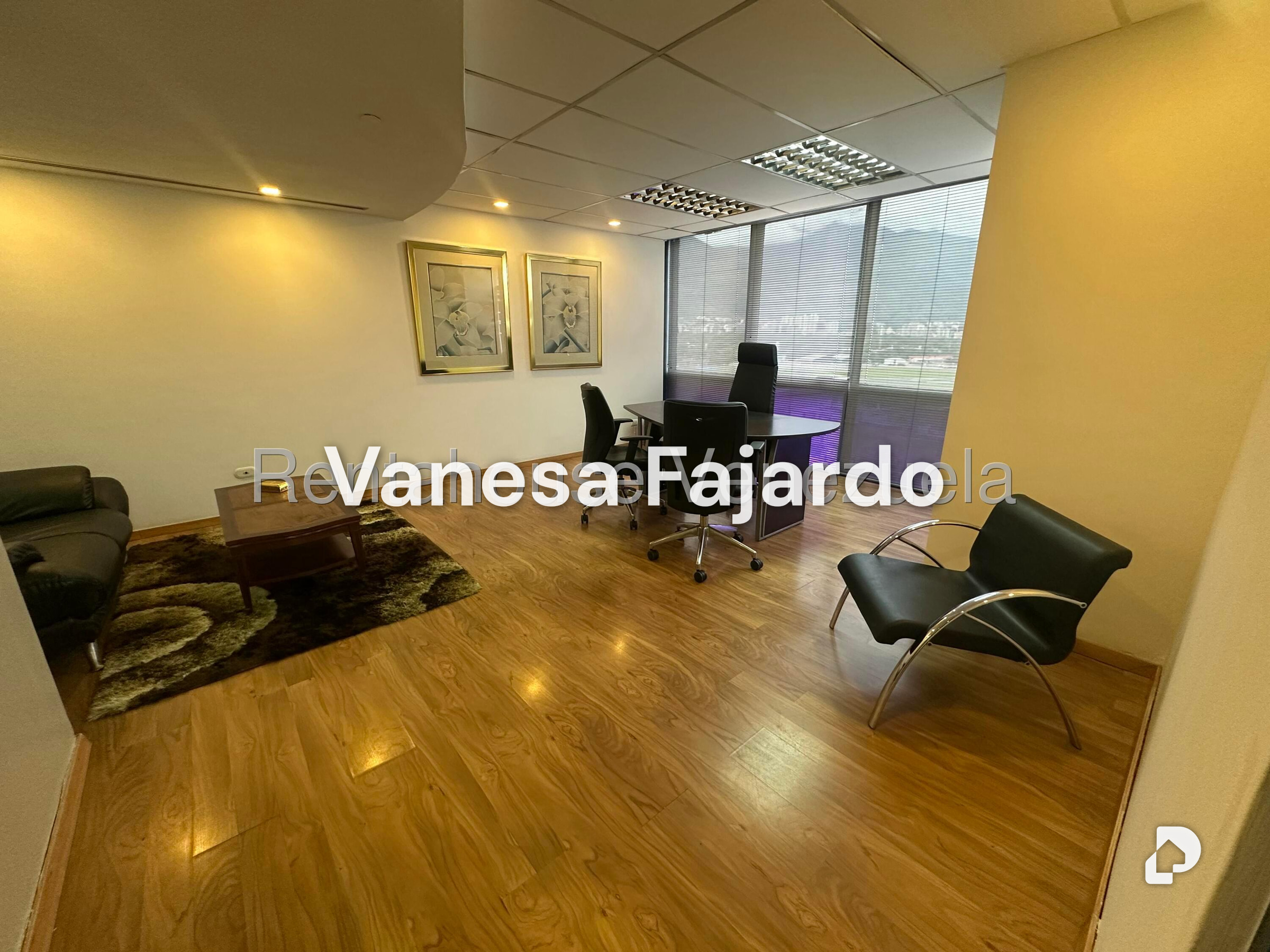 Oficina en Chuao, Caracas – 11