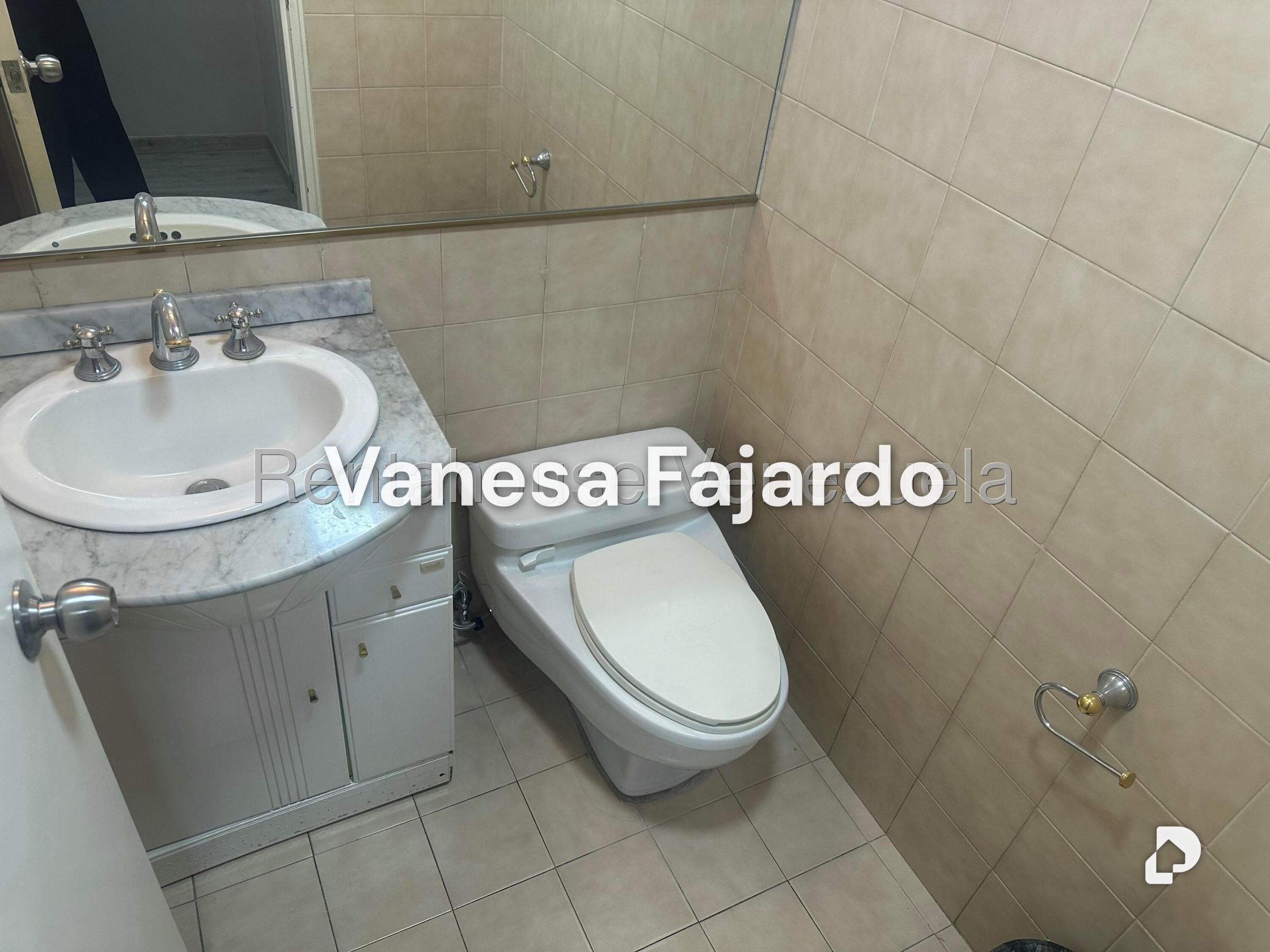 Oficina en Chuao, Caracas – 18