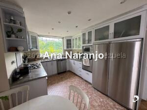 House in Prados del Este, Caracas – 26