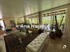 House in Prados del Este, Caracas – 21